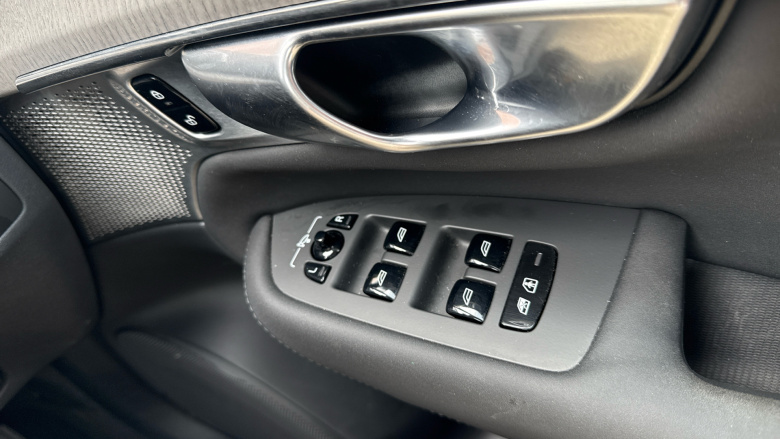 Volvo XC90 2.0 B5P Ultra Dark 5dr AWD Geartronic Petrol Estate